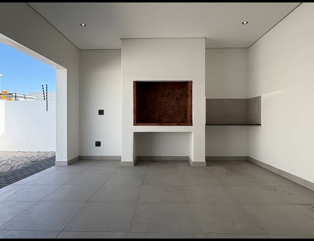 4 BEDROOM HOUSE FOR SALE IN SANDOWN